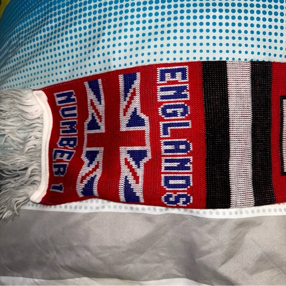 Manchester soccer/football Scarf - Picture 5 of 5